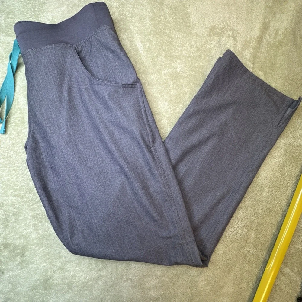 FIGS Kade Scrub Pants M Medium Graphite gray cargo pockets nurse medical women's